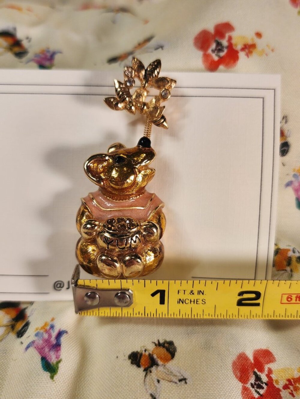 VINTAGE Honey-Loving Bear Gold-Tone Brooch With Rhinestones & Bees On a Spring - Picture 5 of 9